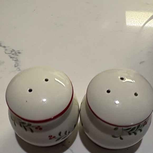 Better Homes And Gardens Mistletoe Salt & Pepper Shakers - Red and Green - Picture 4 of 6